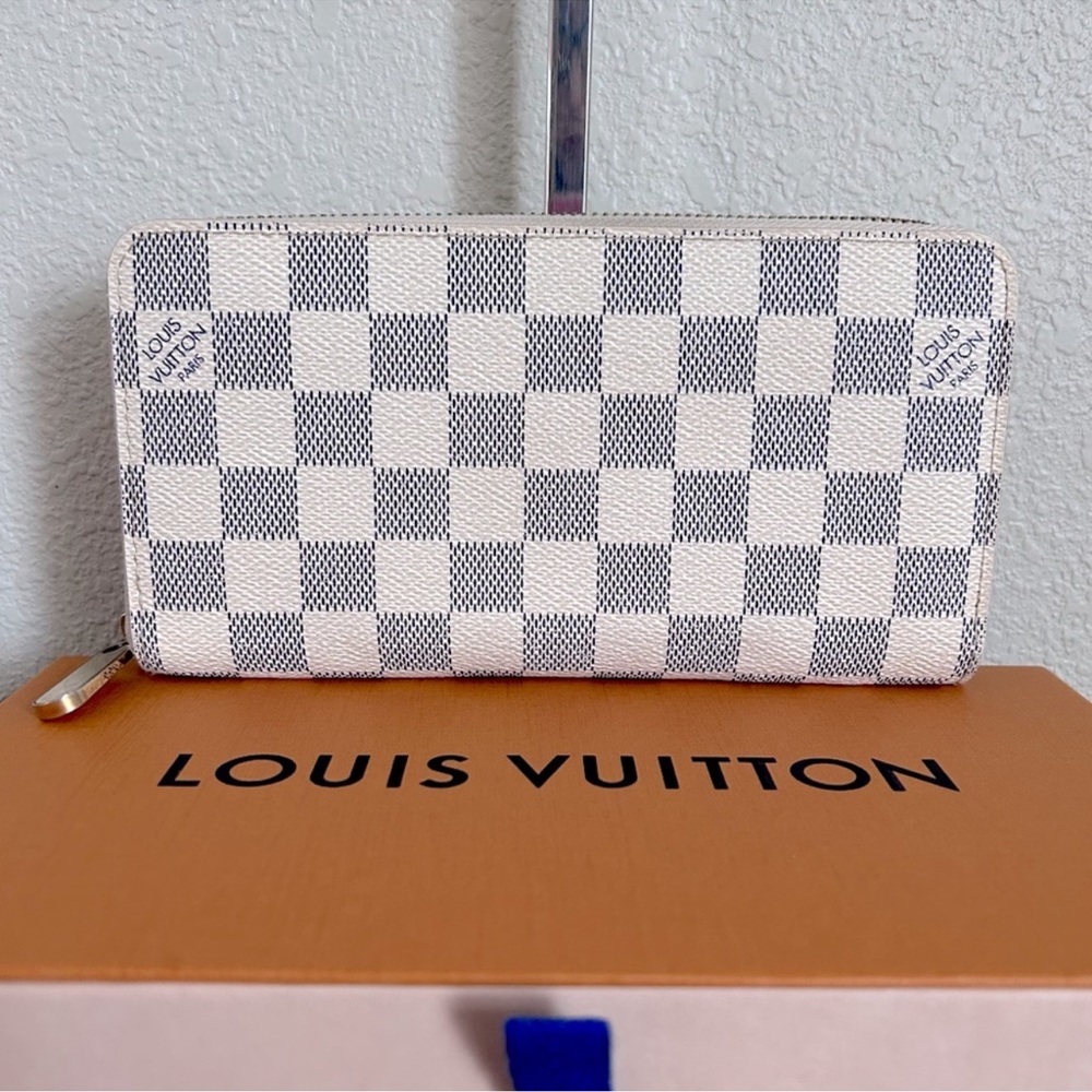 AUTHENTIC LOUIS VUITTON Damier Azure Zippy Wallet